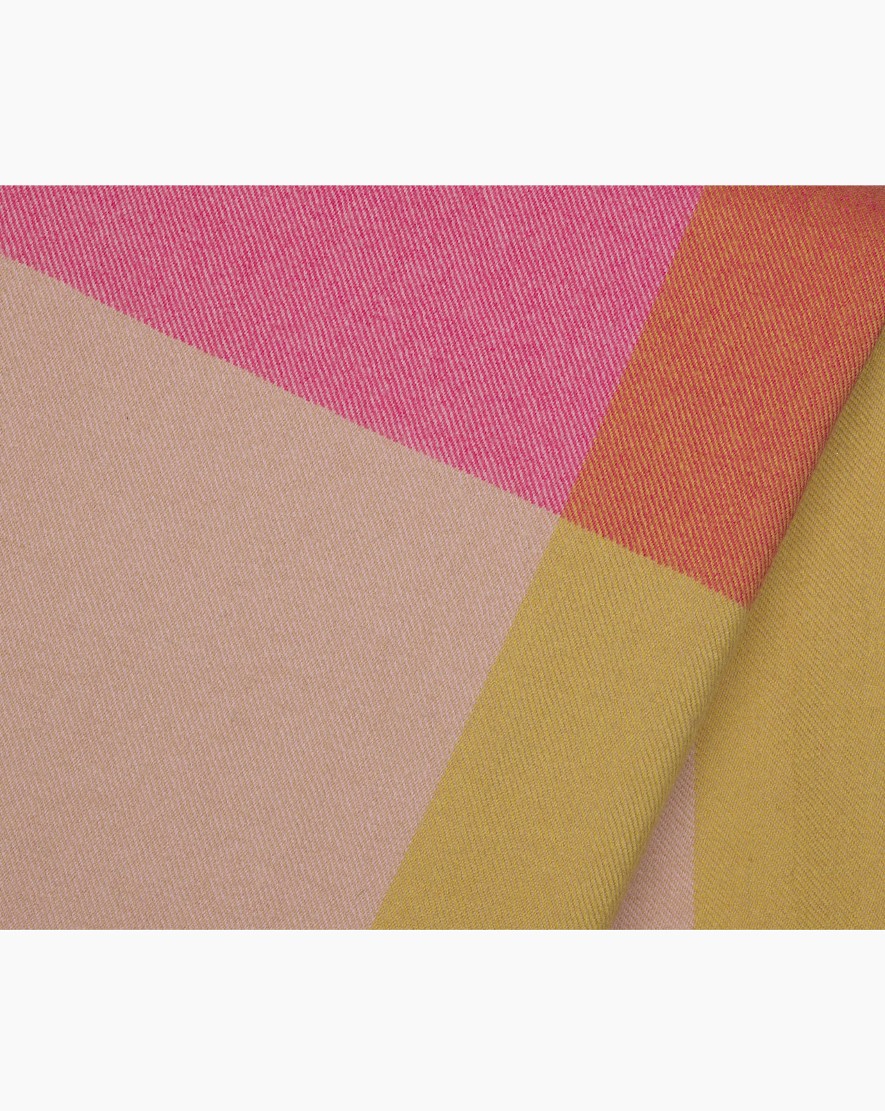 Vitra Colour block blankets pink beige